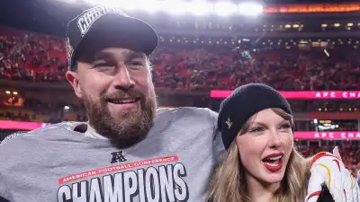 Taylor Swift Is a Football Fan!