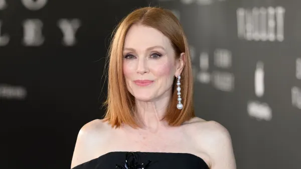 Julianne Moore, 64, Shows Off Her Natural Beauty and Bikini Body