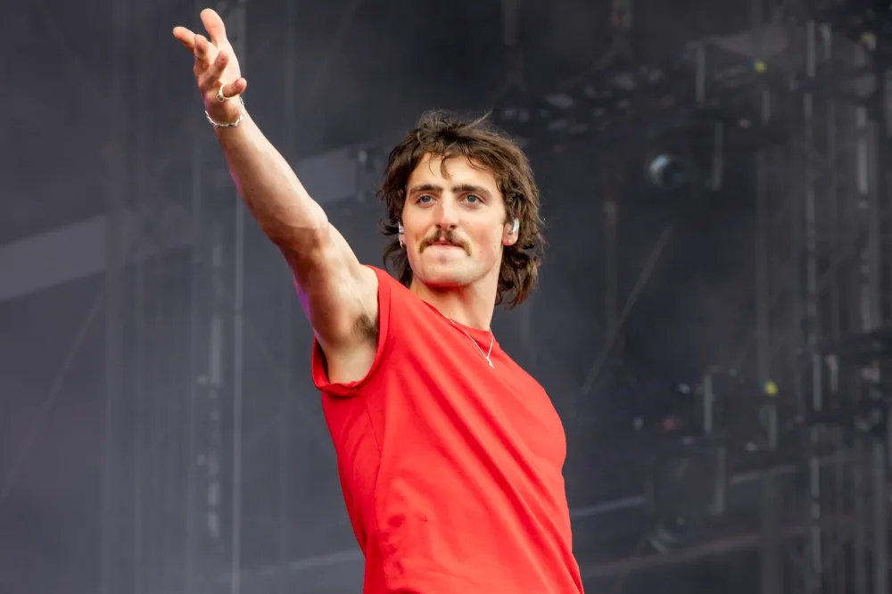 GettyImages-2224405065-Benson-Boone