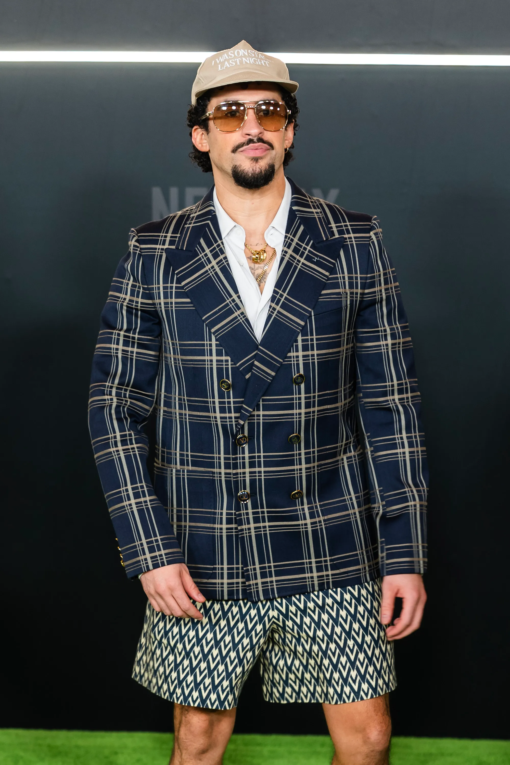 Bad Bunny en el estreno de "Happy Gilmore 2".