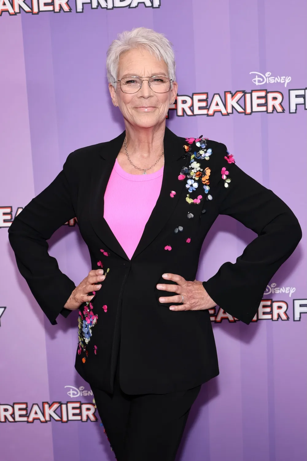 Jamie Lee Curtis muestra su apoyo a la 'hermosa' Pamela Anderson y Liam Neeson