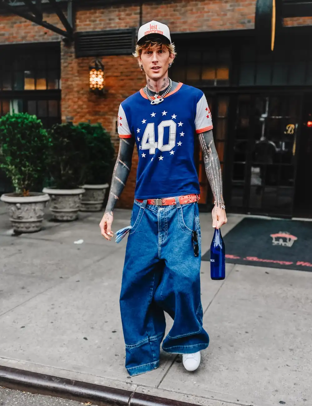 GettyImages-2228067578-MGK.jpg