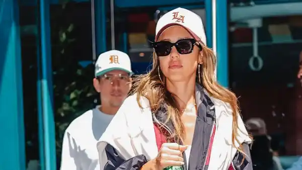 GettyImages-2229056318-Danny-Ramirez-Jessica-Alba