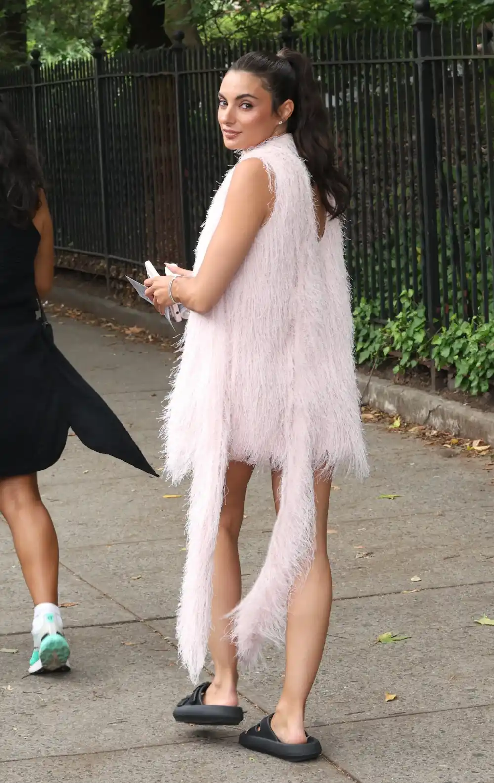 Paige DeSorbo Wears Feathered Dress on &lsquo;The Devil Wears Prada 2&rsquo; Set: Report