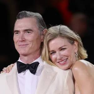 GettyImages-2232587865-Naomi-Watts-and-Billy-Crudup-Pack-on-the-PDA-at-Venice-Film-Festival.jpg