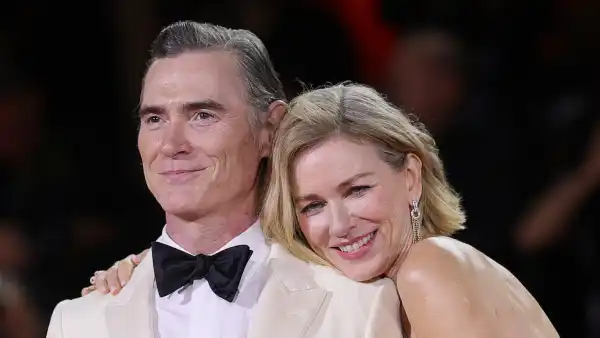 GettyImages-2232587865-Naomi-Watts-and-Billy-Crudup-Pack-on-the-PDA-at-Venice-Film-Festival.jpg