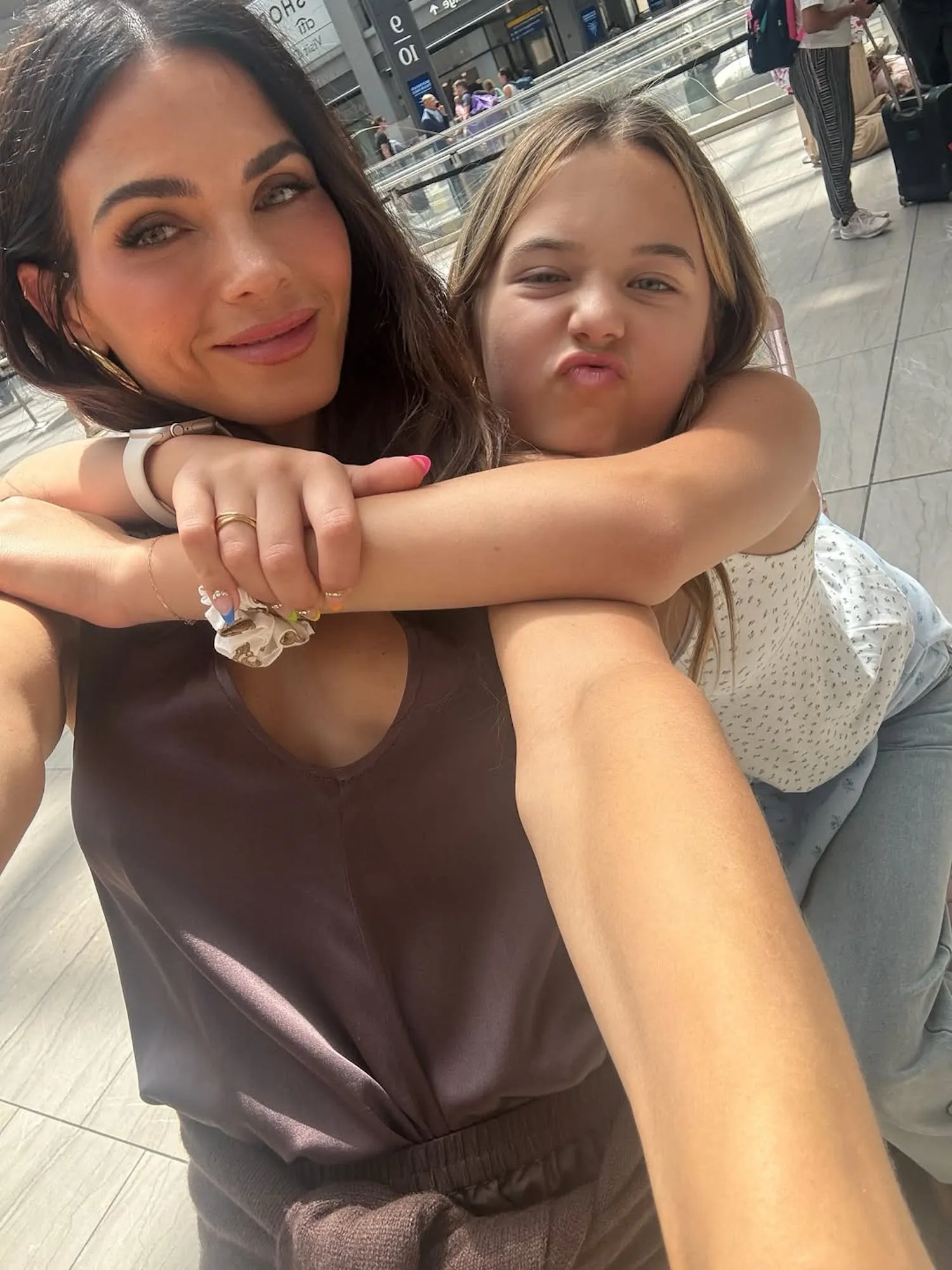 Jenna-Dewan-Brings-Daughter-Everly-as-She-Cohosts-Live-with-Kelly-and-Mark-promo