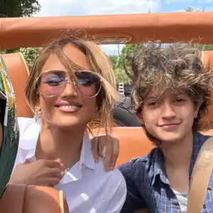 Jennifer-Lopez-Drops-Emme-Off-at-First-Day-of-Senior-Year