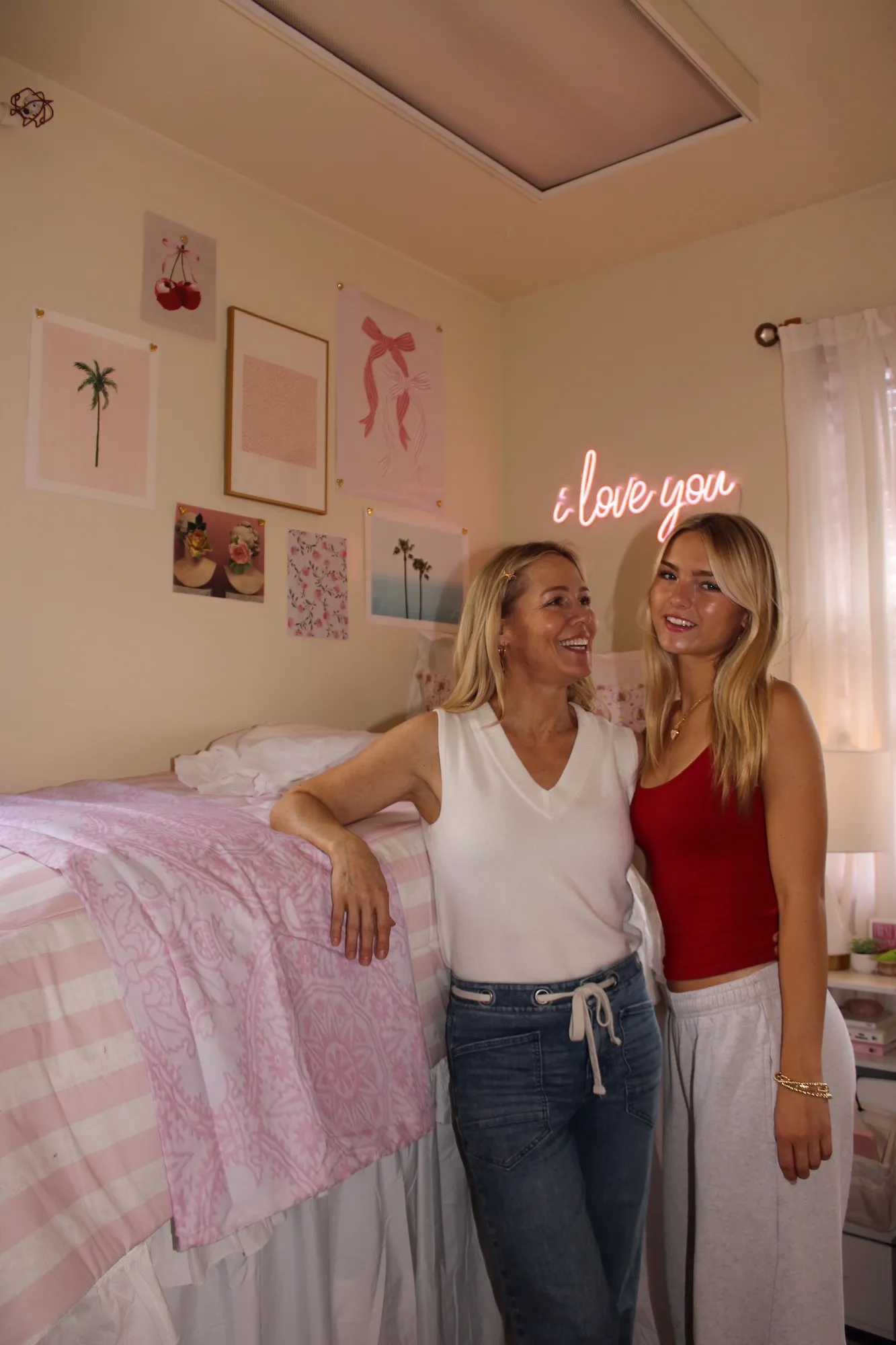 Jennie-Garth-and-Fiona-Dorm-feature-IMG_7808