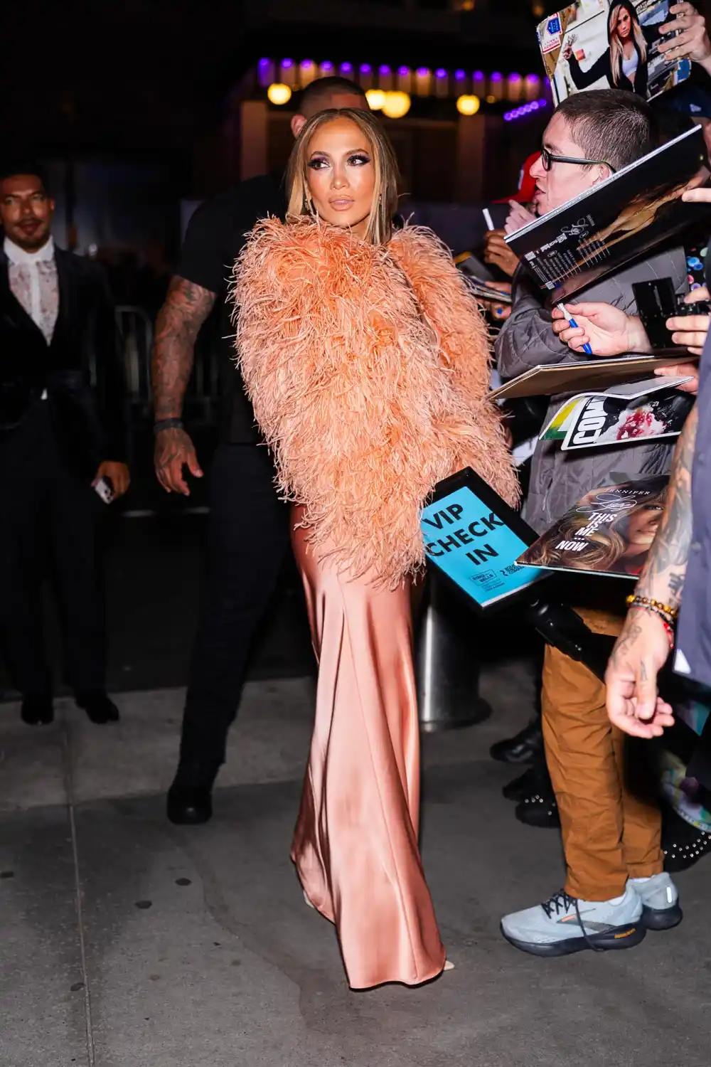 Jennifer Lopez 2216001147 reqtg