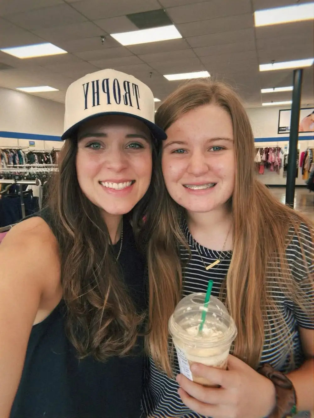 Jinger-Duggar-Jennifer-Duggar