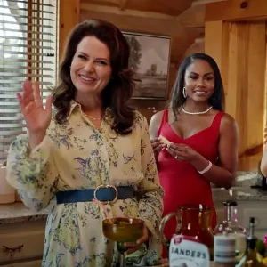 Katie Lowes Reveals Hunting Wives Role She Auditioned for Before Jill VS YouTube TheHuntingWives TVSeriesOfficialTrailer 0 42