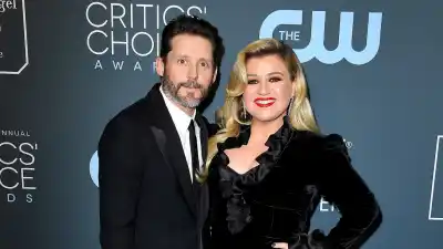 Kelly Clarkson Broke Down on Stage Days Before Brandon Blackstock Death