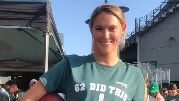 Kylie-Kelce-on-Accepting-Her-Pospartum-Body