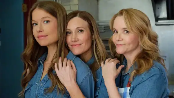 Lea Thompson Teases Quarrels on Chicken Sisters Season 2 Feature