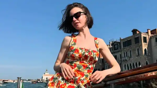 Lily-Collins-IG-990397