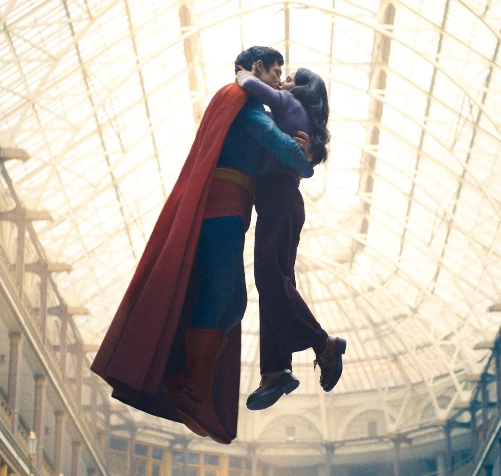 MCDSUPEWB059 Fans Debate Resurfaced Clip of Rachel Brosnahan Kissing David Corenswet After Cut