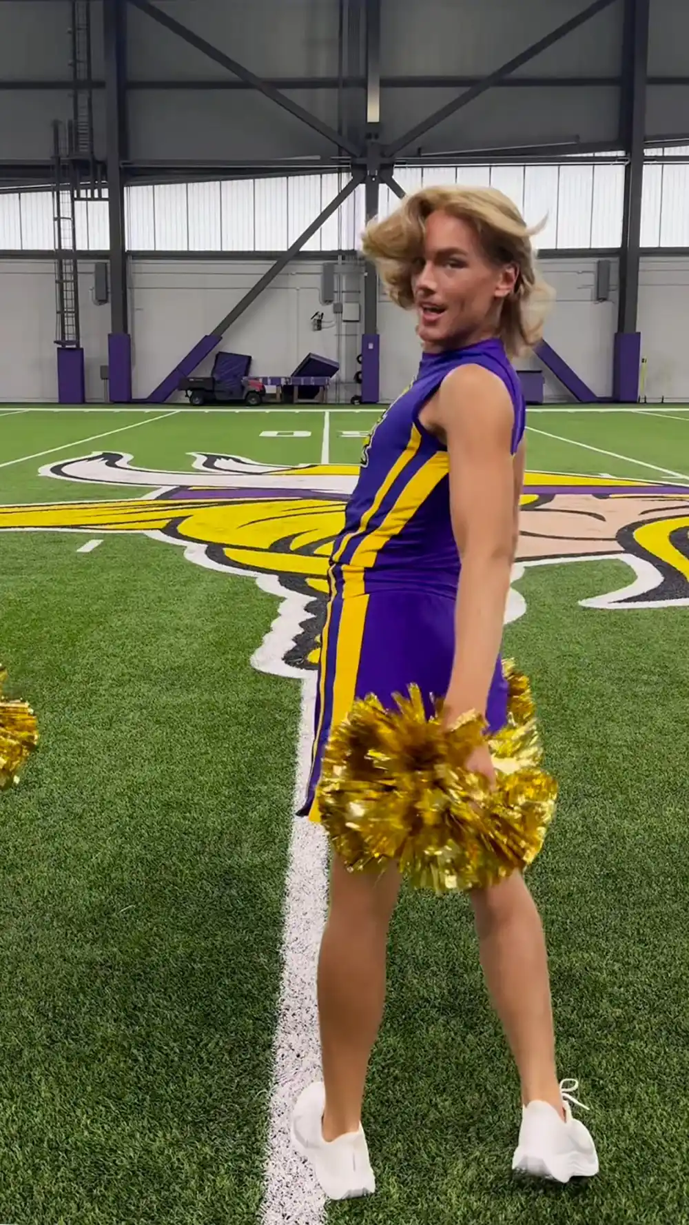 Minnesota Vikings Male Cheerleader Blaize Sheik Shuts Down Haters While Making NFL Debut 002