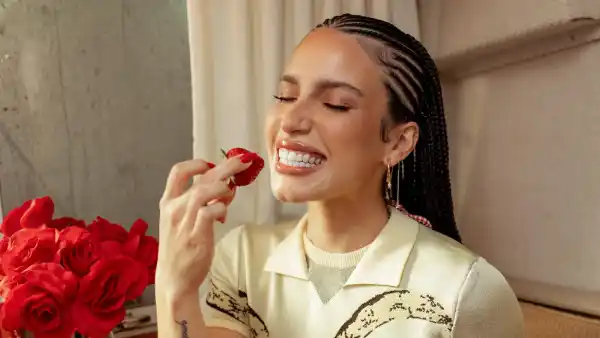 Zhamira Zambrano lanza 'No me quiero ir' en homenaje a sus veranos en Venezuela