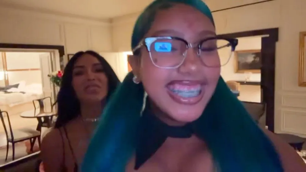 North West s Edgy Style and Latest Blue Hair Look Take Center Stage in Rome with Kim 020