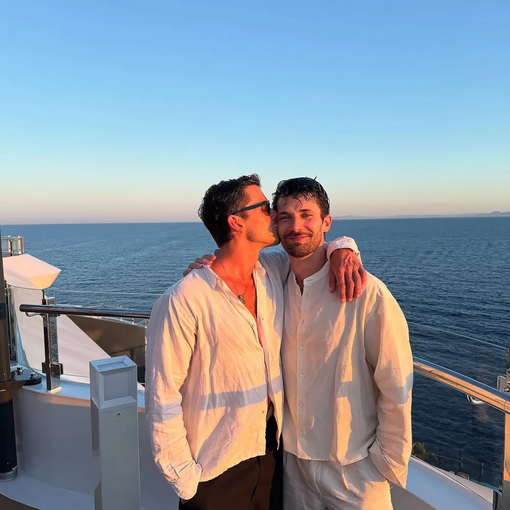 Queer Eye Star Antoni Porowski Is Dating Personal Trainer Zacharias Niedzwiecki