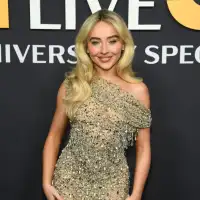 Sabrina Carpenter Bio Pic