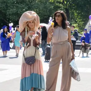 arah Jessica Parker Admits to Fighting for Viral Bonnet-Style ‘And Just Like That’ Hat