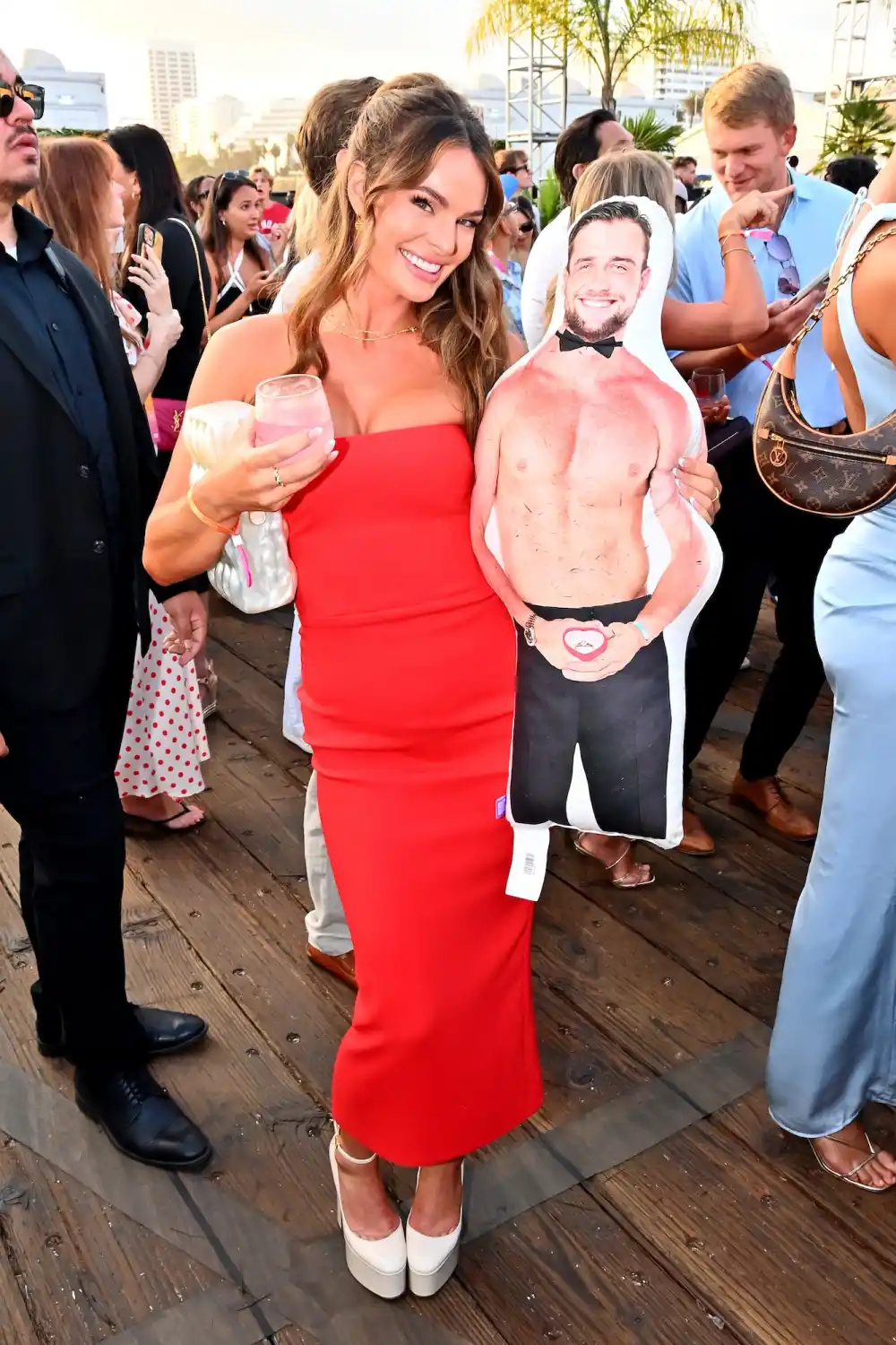 Siesta Key Star Juliette Porter Reveals She Made 120000 Per Narration Is a Billionaire Inline