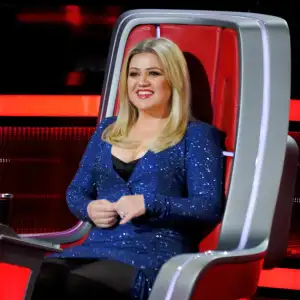 Kelly Clarkson on The Voice