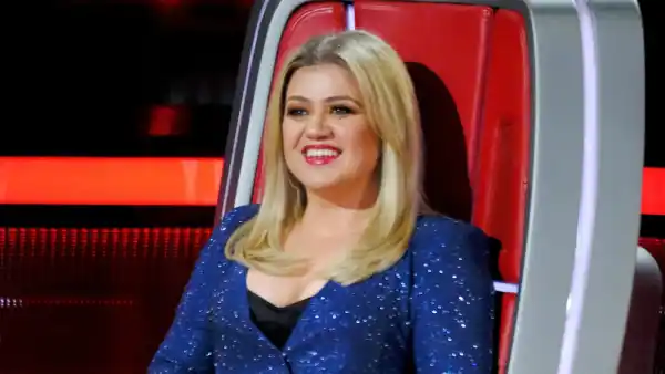 Kelly Clarkson on The Voice
