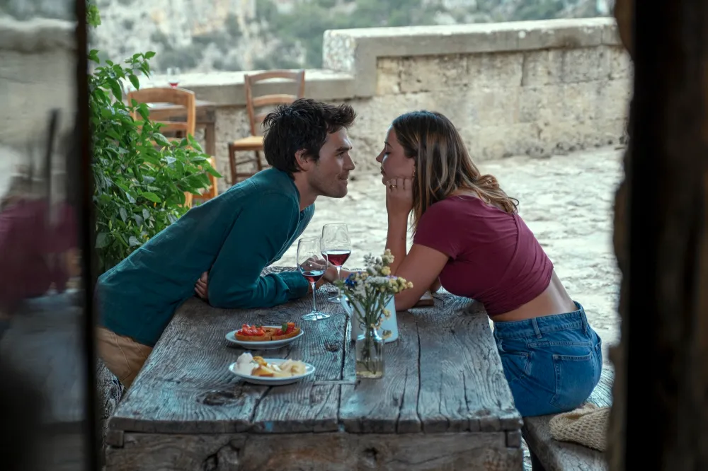 Map That Leads To You 3, KJ Apa and Madelyn Cline