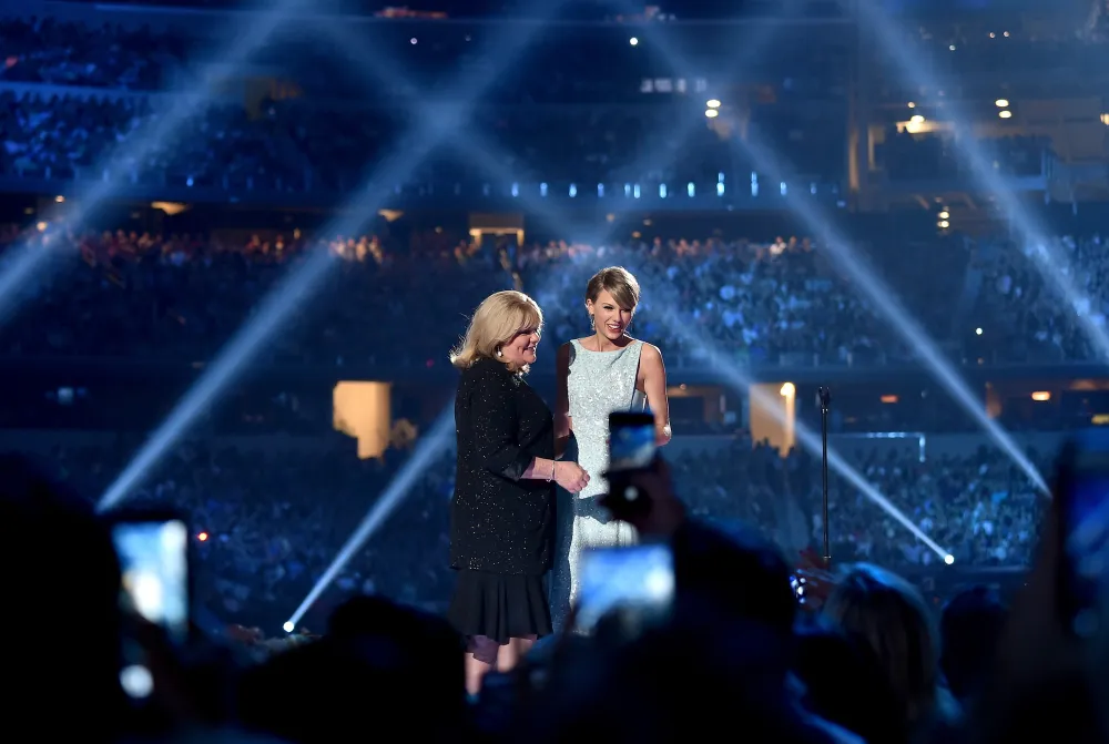Taylor-Swift-and-Andrea-inline-GettyImages-470412846
