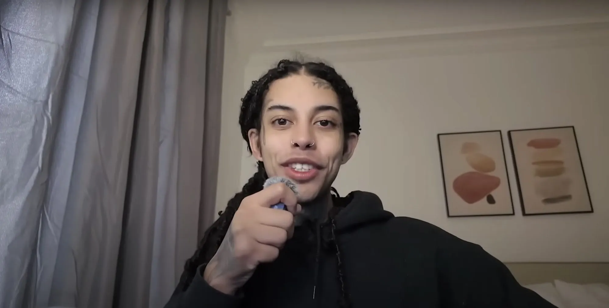 TikTok Star Alluringskull Shares Before and After Videos of Tongue-Splitting Cosmetic Procedure-3