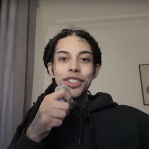 TikTok Star Alluringskull Shares Before and After Videos of Tongue-Splitting Cosmetic Procedure-3