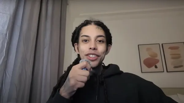 TikTok Star Alluringskull Shares Before and After Videos of Tongue-Splitting Cosmetic Procedure-3