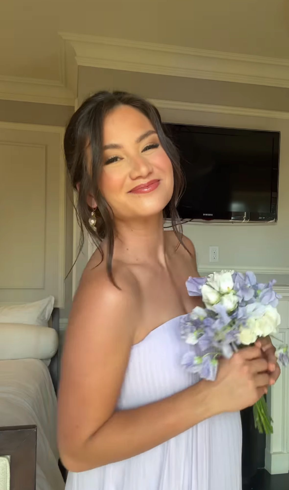 Pregnant Caila Quinn Breaks Bridesmaid Dress Zipper Moments Before Walking Down the Aisle