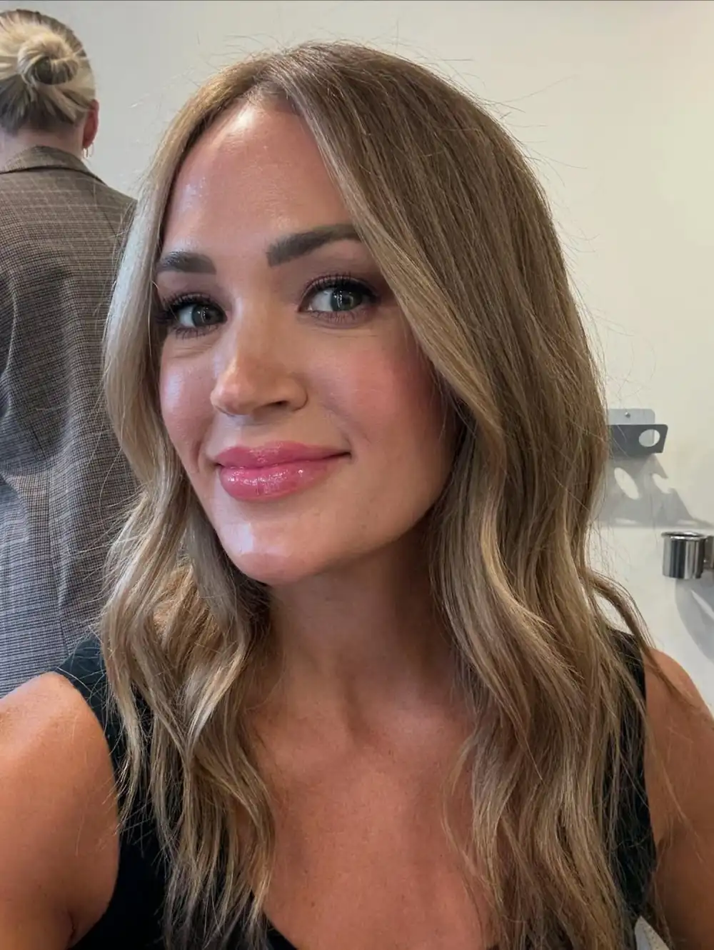 arrie Underwood Reveals Her &lsquo;Natural Hair Color&rsquo; for 1st Time Since She Was 12 Years Old