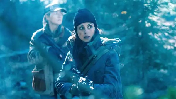 Maddie Hasson, Morena Baccarin in Elevation