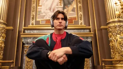 Gideon Glick in Etoile