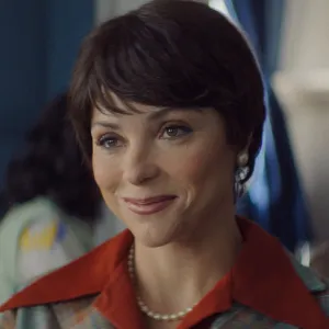 La actriz colombiana Paulina Dávila interpreta Graciela Fernández, en su versión adulta, en la bioserie de 'Chespirito'.