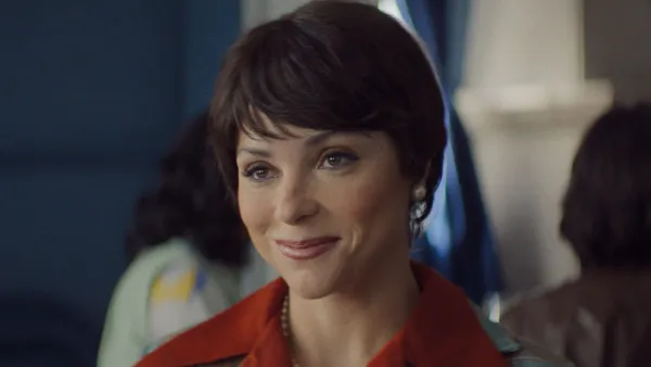 La actriz colombiana Paulina Dávila interpreta Graciela Fernández, en su versión adulta, en la bioserie de 'Chespirito'.