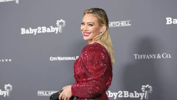 WEST HOLLYWOOD, CALIFORNIA - NOVEMBER 13: Hilary Duff attends the Baby2Baby 10-Year Gala presented by Paul Mitchell on November 13, 2021 in West Hollywood, California. (Photo by Amy Sussman/Getty Images for Baby2Baby)