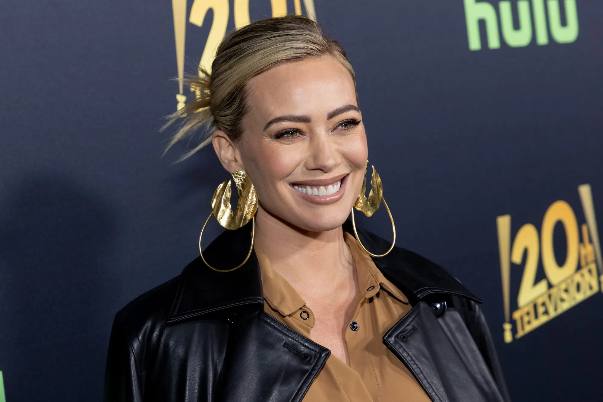 LOS ANGELES, CALIFORNIA - MARCH 10: Hilary Duff attends the “How I Met Your Father" fan experience in Los Angeles celebrating the show’s first season finale with cast on March 10, 2022 in Los Angeles, California. (Photo by Emma McIntyre/Getty Images)