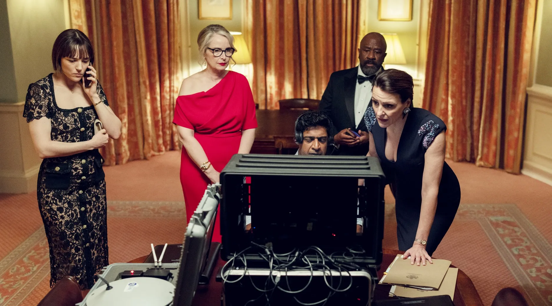 Julie Delpy and the cast of Hostage