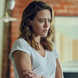 Sophie Robertson and Corey Mylchreest in Hostage