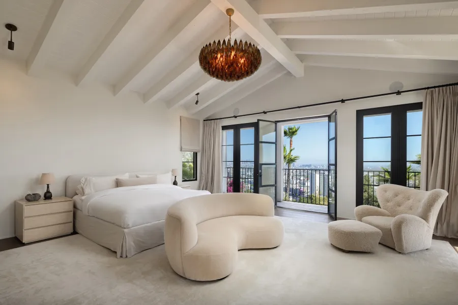 Brad Pitt Buys $12 Million L.A. Replica Luxury Handbag From The Killers Guitarist Dave Keuning: See Photos