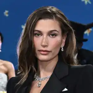 Hailey Bieber Swoons Over Shirtless Husband Justin Bieber