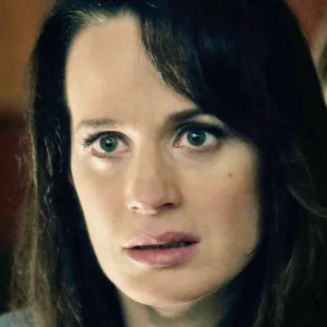 Elizabeth Reaser, Lulu Wilson in Ouija: Origin of Evil