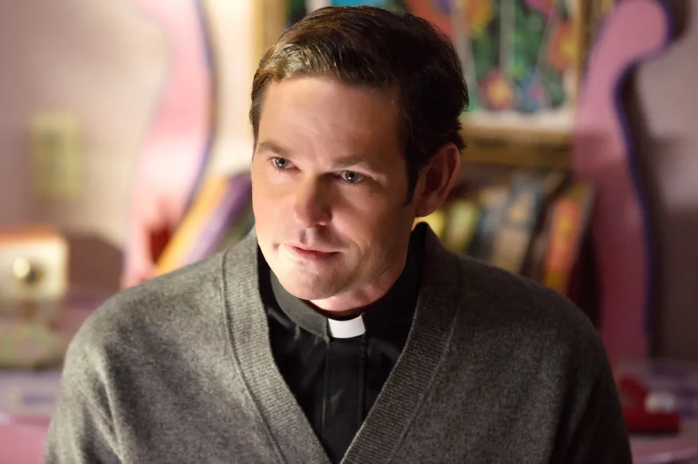 Henry Thomas in Ouija: Origin of Evil