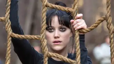 Maika Monroe in The Fifth Wave